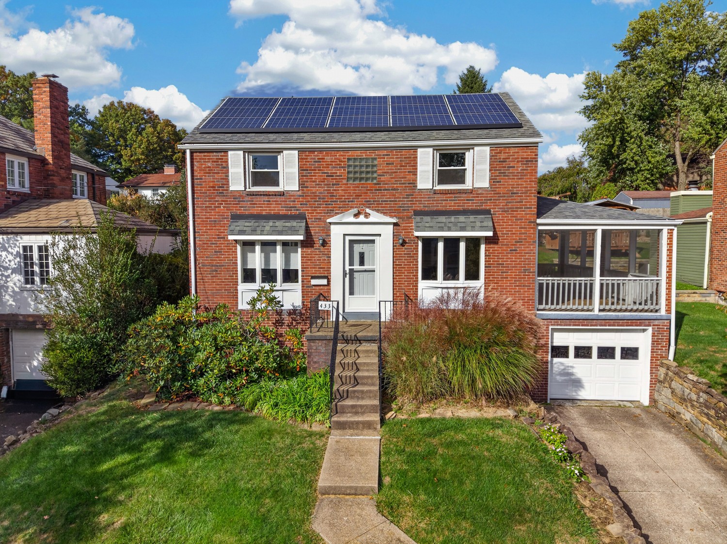 Exterior of 433 Old Farm Road, Pittsburgh, PA 15228