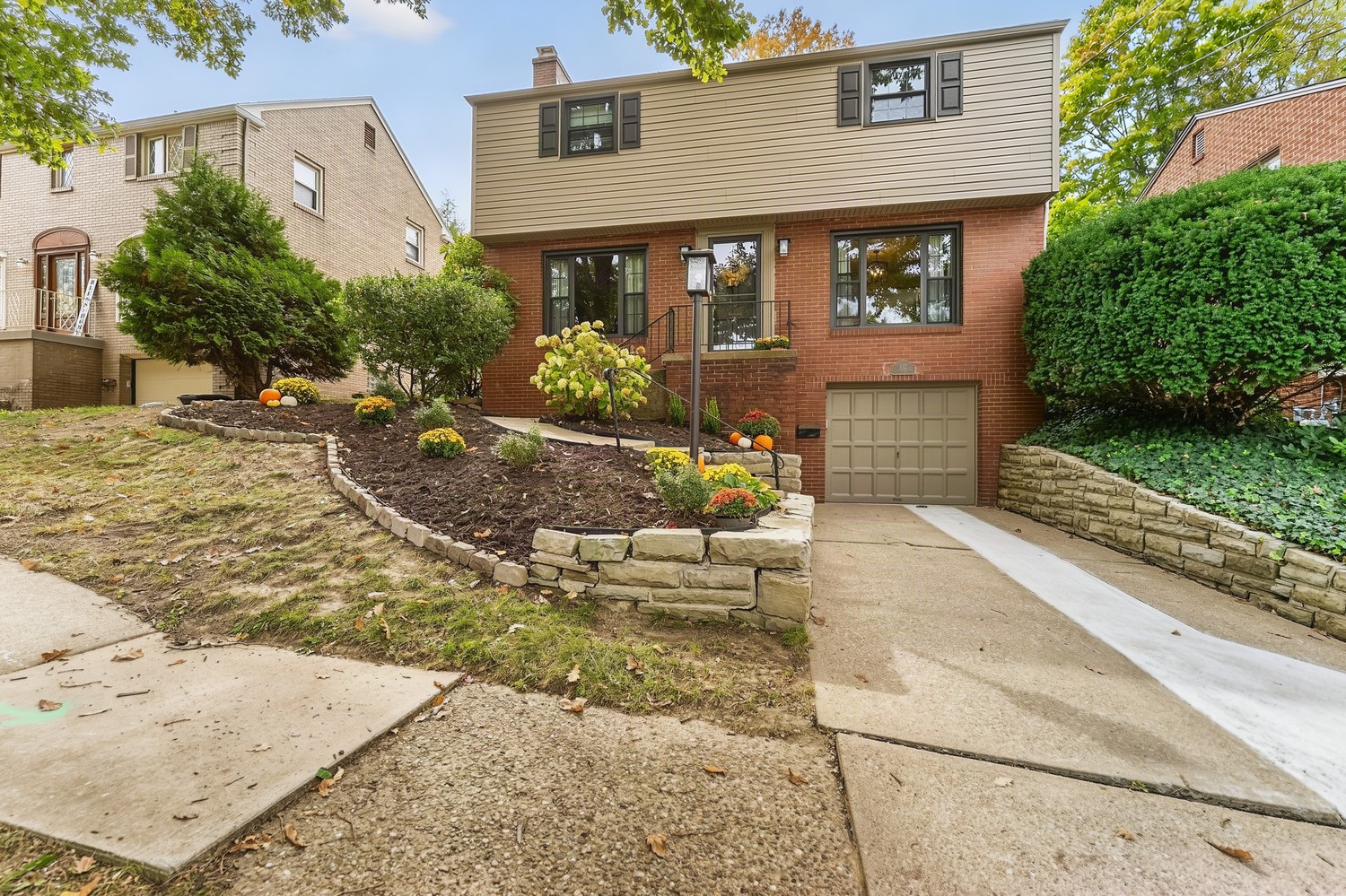 Exterior of 932 Country Club Drive, Mt Lebanon, PA 15228