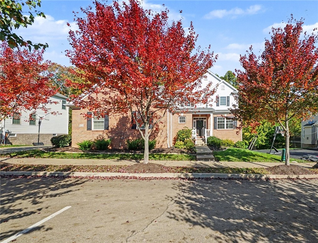 Exterior of 824 Westminster Ln, Cranberry Twp, PA 16066