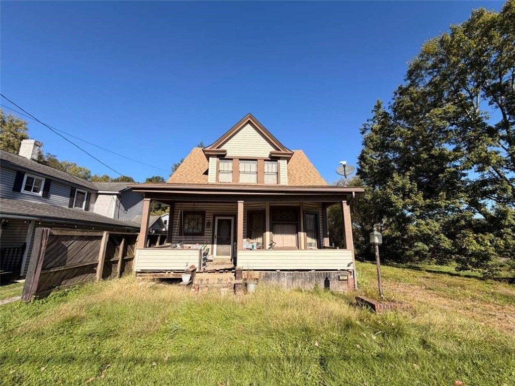Exterior of 927 Clyde St, Wampum, PA 16157