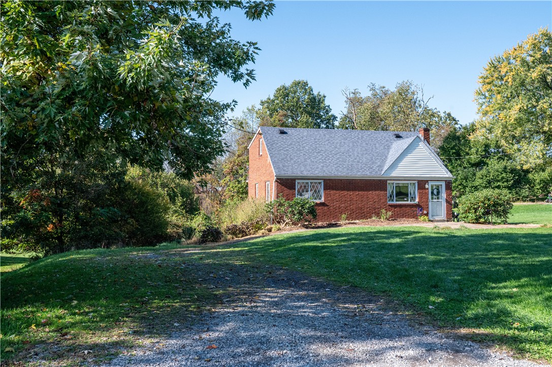 Exterior of 300 W Fenn Dr, Gibsonia, PA 15044