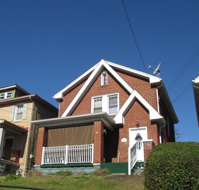 Exterior of 3158 May St, Pittsburgh, PA 15234