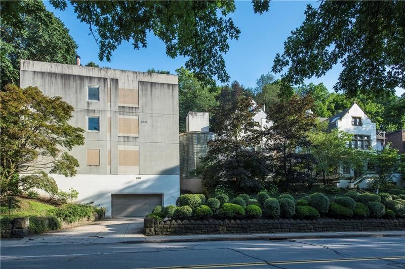 Exterior of 5030 FIFTH AVE 212, Pittsburgh, PA 15232