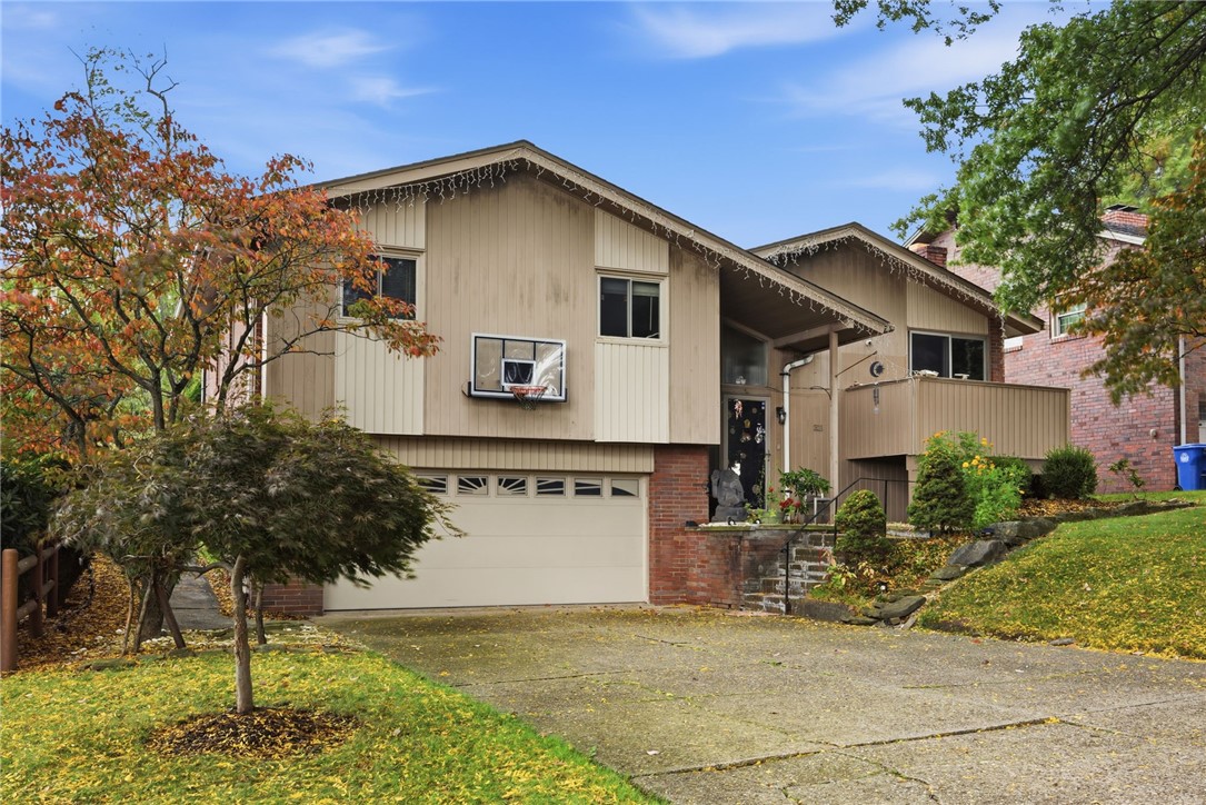 Exterior of 203 Beall Drive, Pittsburgh, PA 15236