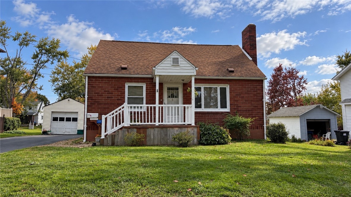 Exterior of 19 Cecil Ave, New Castle, PA 16101