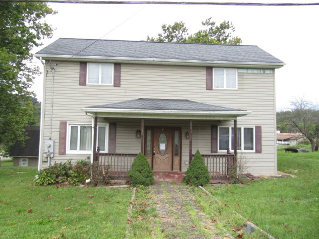 Exterior of 46 Memorial Dr, Perryopolis, PA 15473