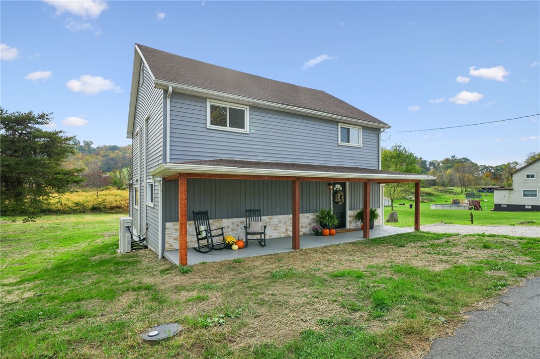 Exterior of 33 Peterson St, Avella, PA 15312