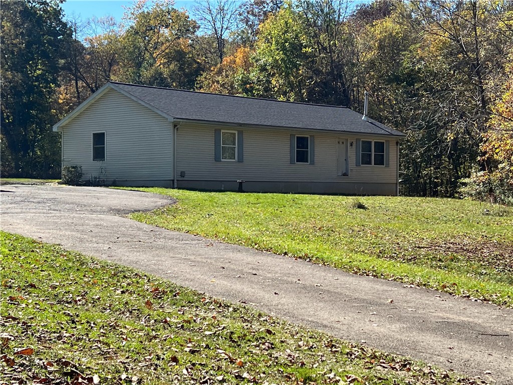 Exterior of 367 Hollowvue Rd, Wampum, PA 16157