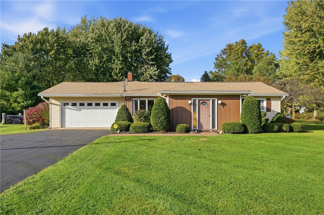 Exterior of 117 Seneca Way, New Castle, PA 16102