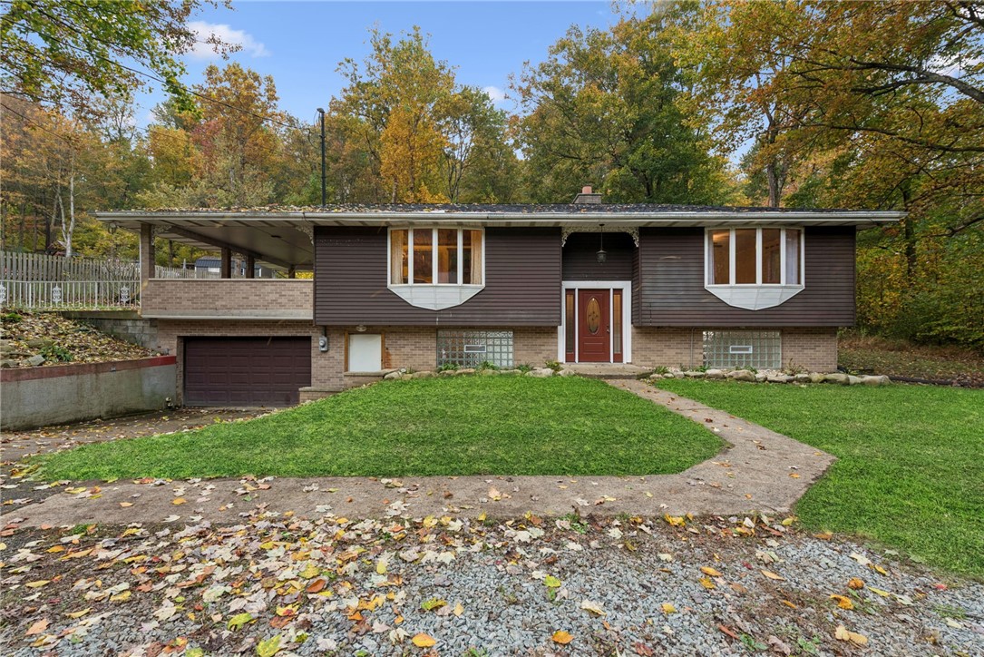 Exterior of 153 Rydle Rd, Mt Pleasant, PA 15666