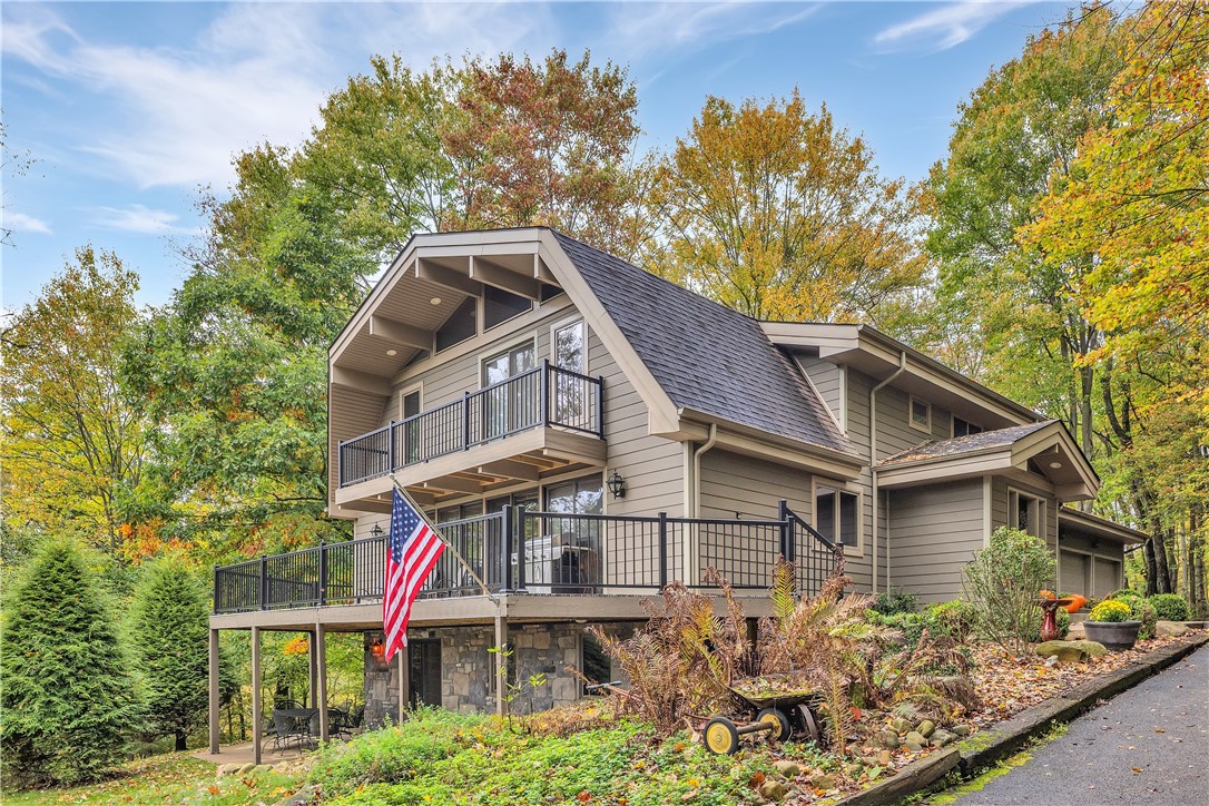 Exterior of 138 Heathercroft Dr, Cranberry Twp, PA 16066