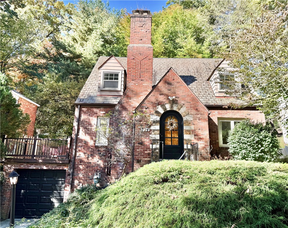 Exterior of 734 Shady Ln, Pittsburgh, PA 15228