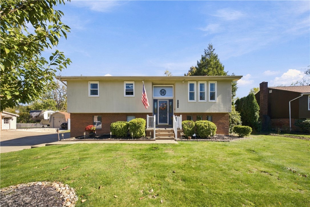 Exterior of 3295 N Hills Rd, Murrysville, PA 15668