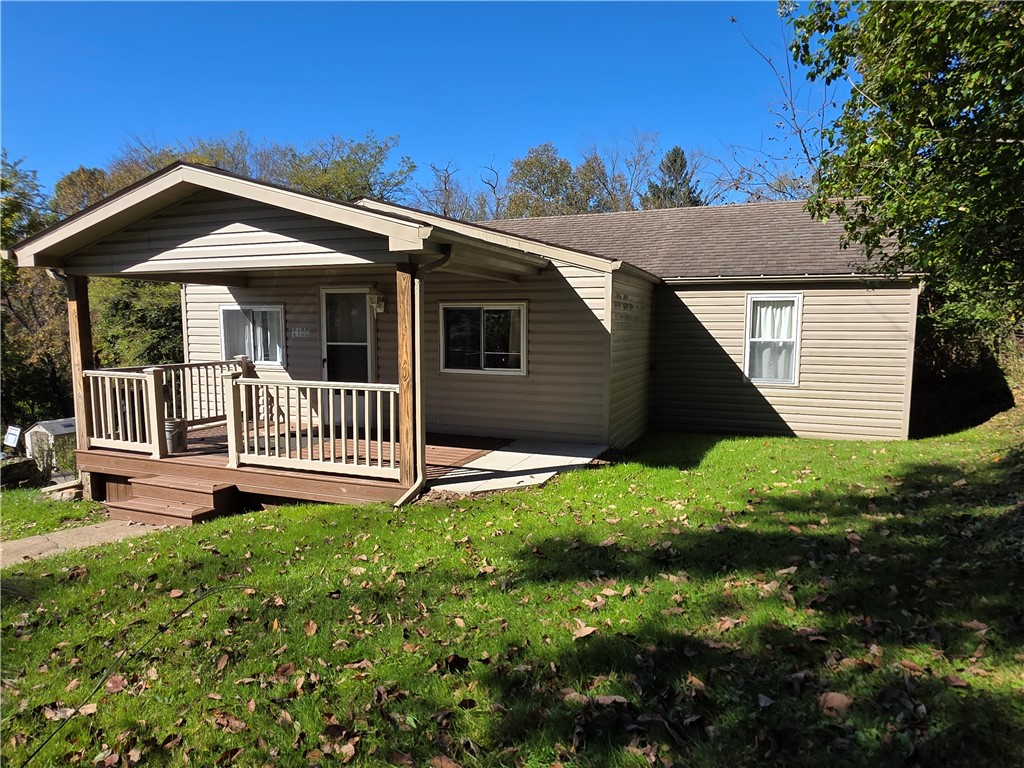 Exterior of 1106 Creighton Ave, Pitcairn, PA 15140