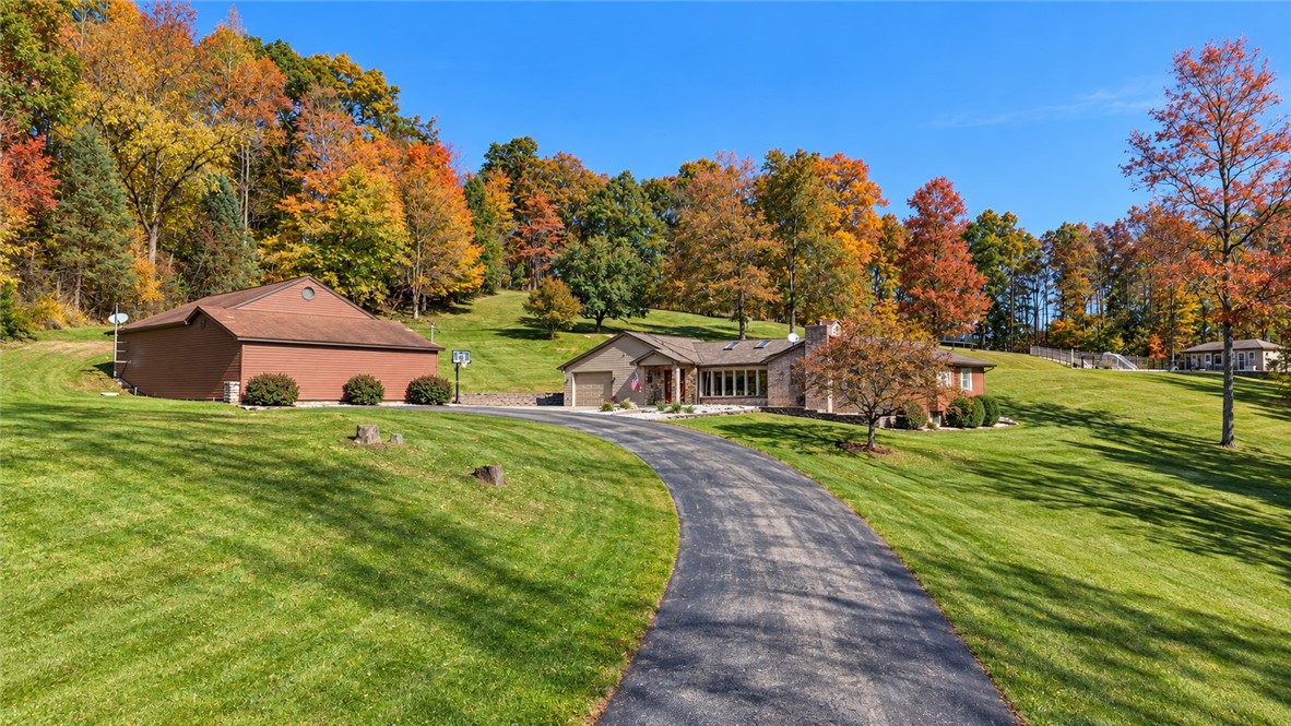 Exterior of 802 County Line Rd, Acme, PA 15610