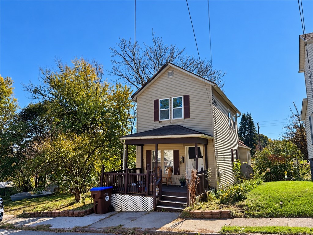Exterior of 389 Russell St, Sharon, PA 16146