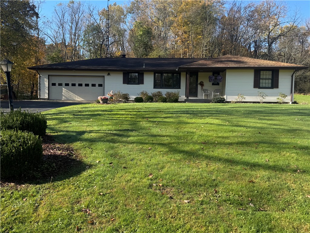 Exterior of 641 Woodland Dr, Pulaski, PA 16143