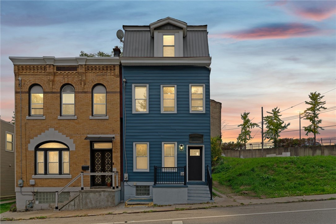 Exterior of 327 Dinwiddie St, Pittsburgh, PA 15219