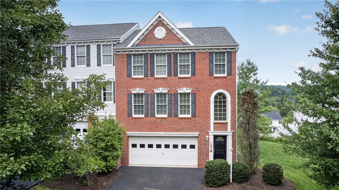 Exterior of 1038 Woodlawn Dr, Canonsburg, PA 15317