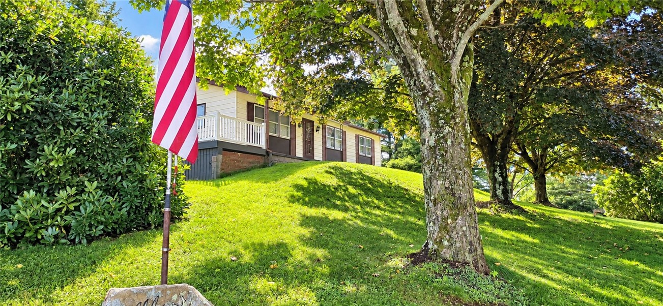 Exterior of 72 Drifty Dr, Indiana, PA 15701