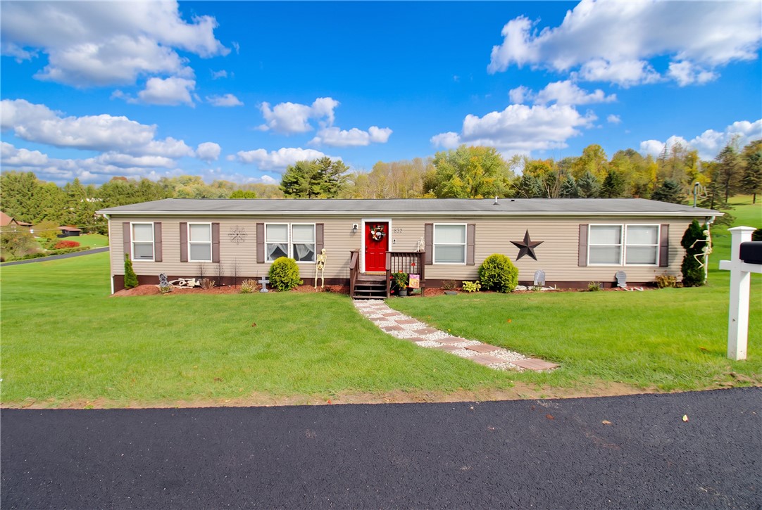 Exterior of 832 Fellsburg Rd, Rostraver Twp, PA 15012