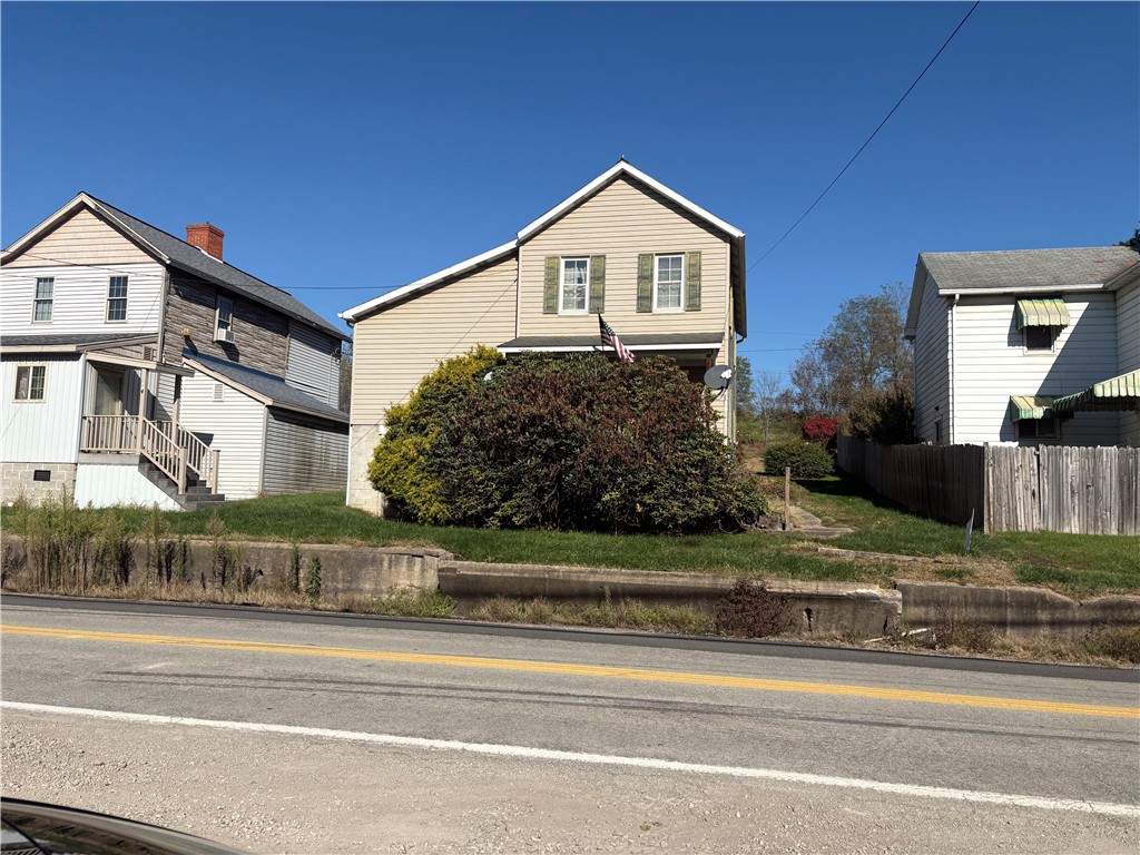 Exterior of 1076 New Salem Rd, New Salem, PA 15468