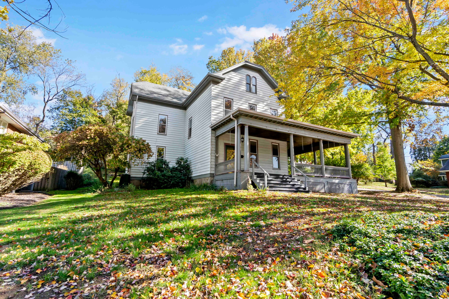 Exterior of 701 California Avenue, Oakmont, PA 15139