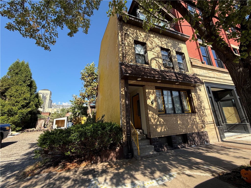 Exterior of 420 Foreland St, Pittsburgh, PA 15212