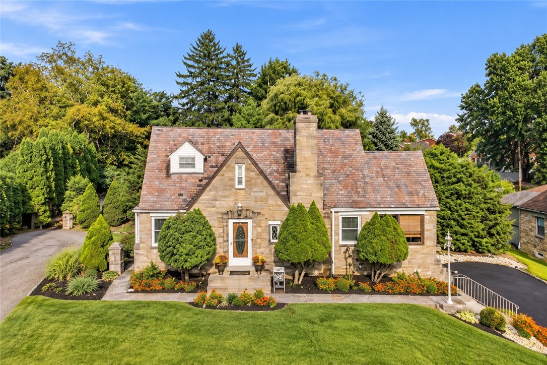 Exterior of 5001 Brownsville Road, Pittsburgh, PA 15236