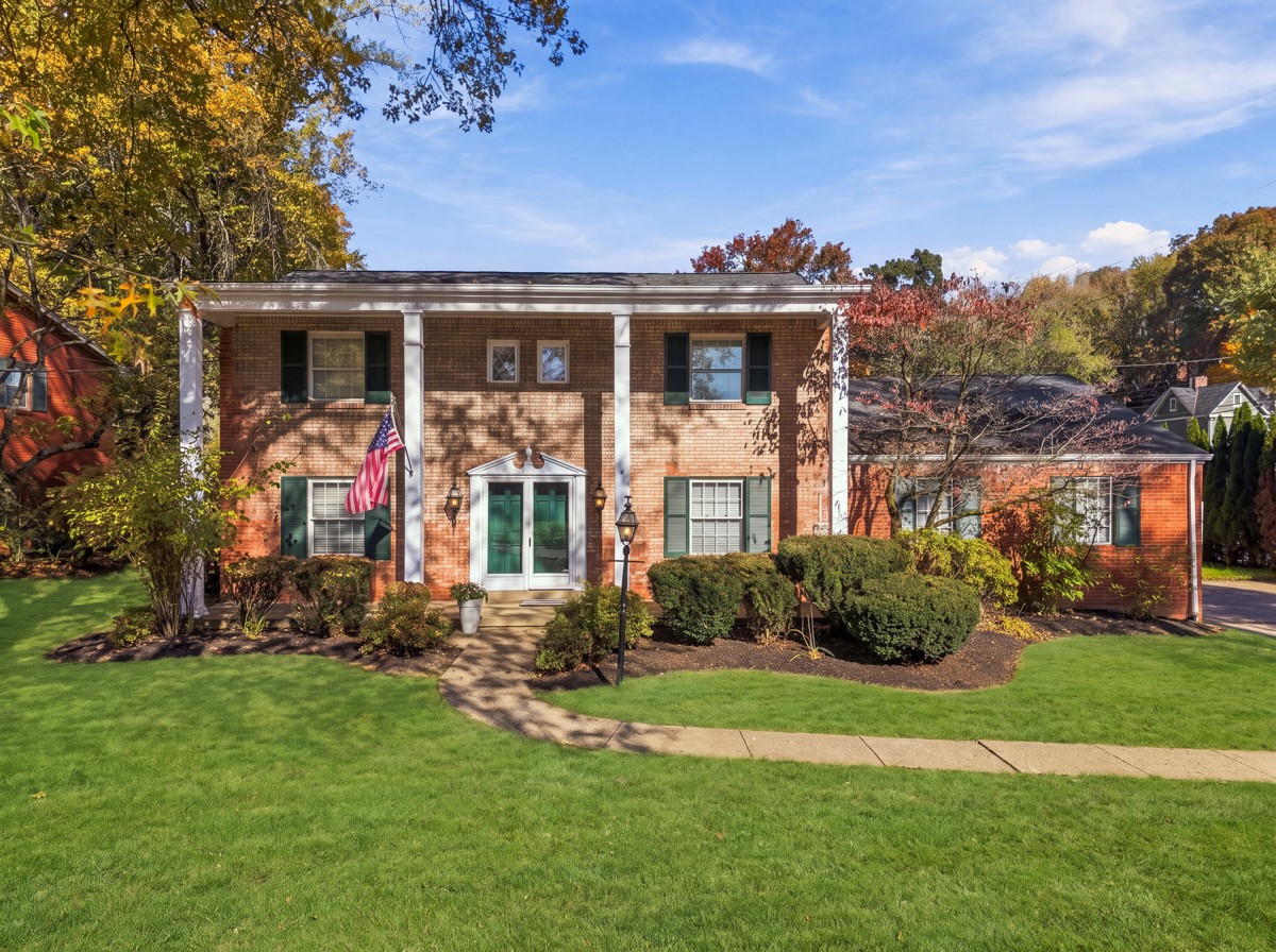 Exterior of 100 Thornberry DRIVE, Pittsburgh, PA 15235