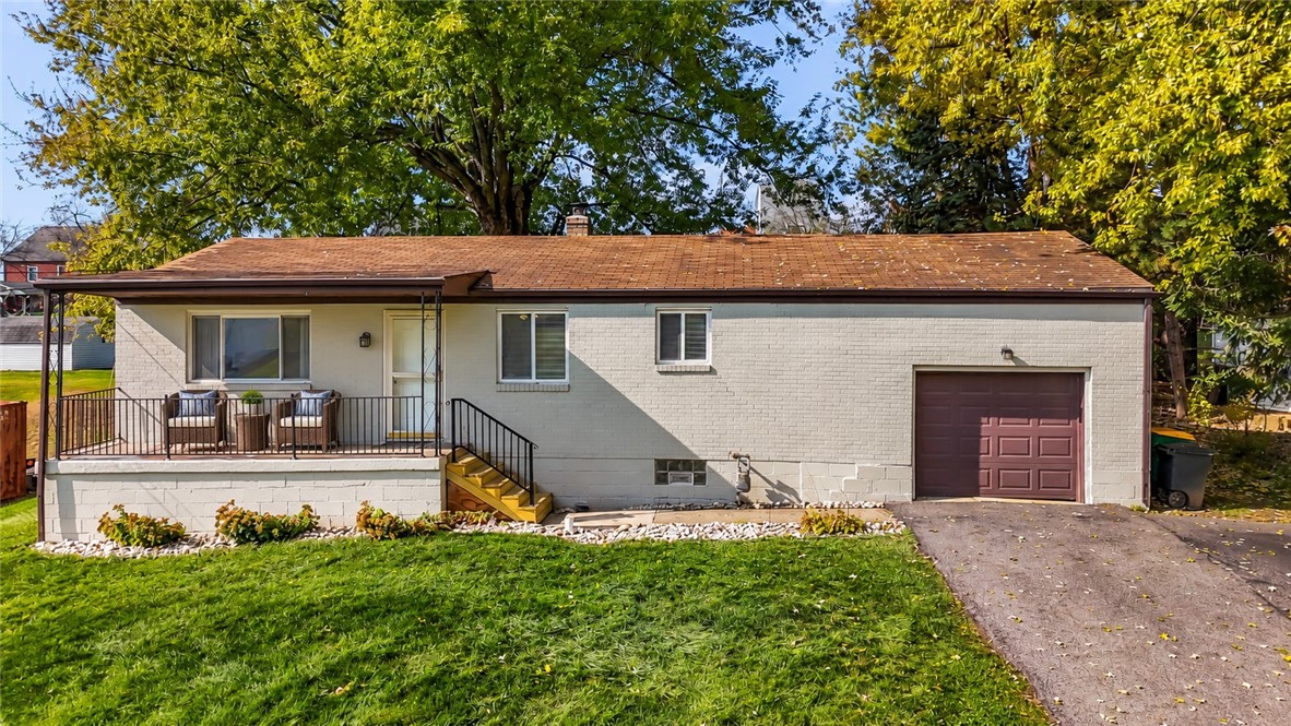 Exterior of 560 Ash St, Canonsburg, PA 15317
