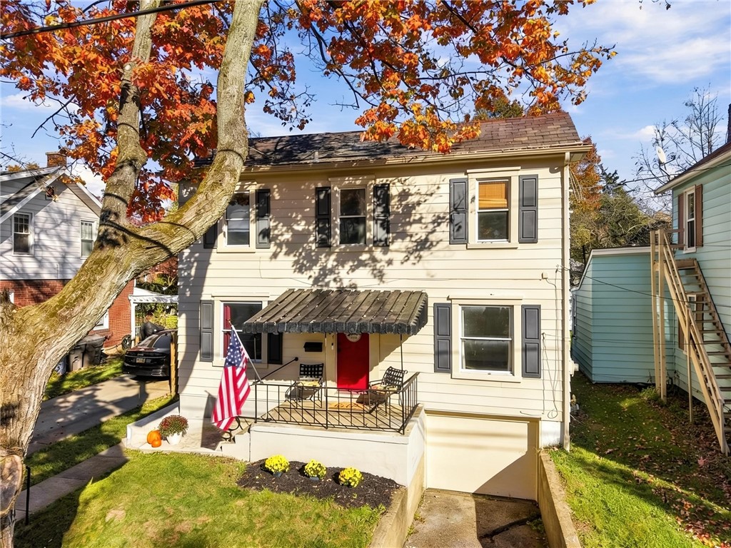 Exterior of 304 S High St, Zelienople, PA 16063
