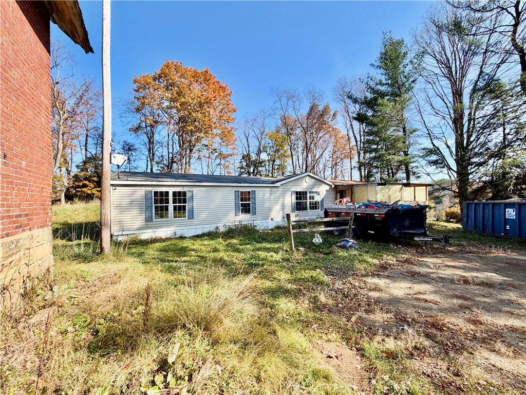 Exterior of 290 Kilmer Rd, PA 15801