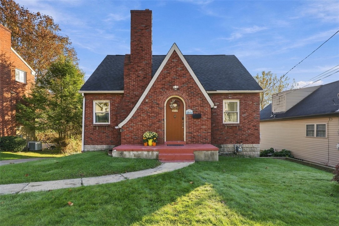 Exterior of 1118 Lindbergh Ave, Pittsburgh, PA 15223