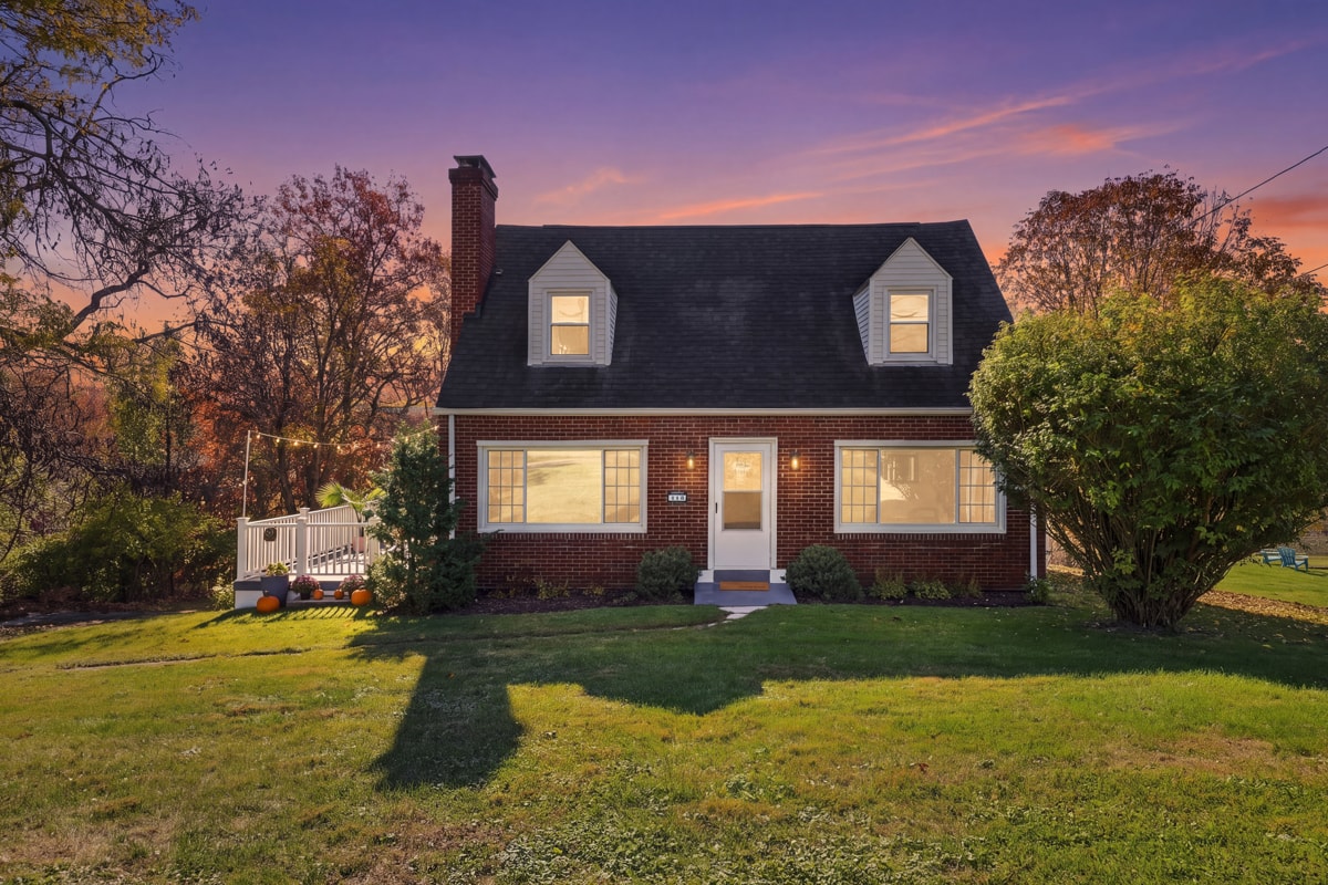 Exterior of 418 Dorseyville Road, Pittsburgh, PA 15215