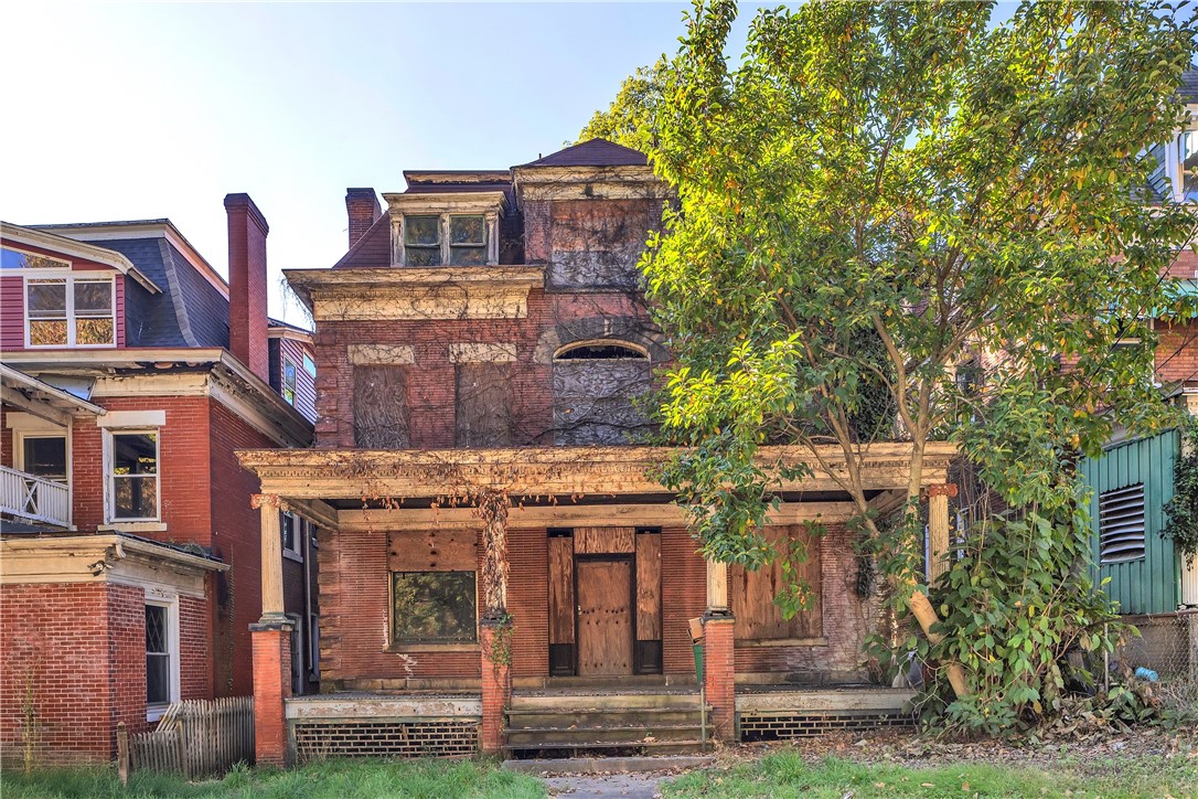 Exterior of 1303 Singer Pl, Pittsburgh, PA 15221